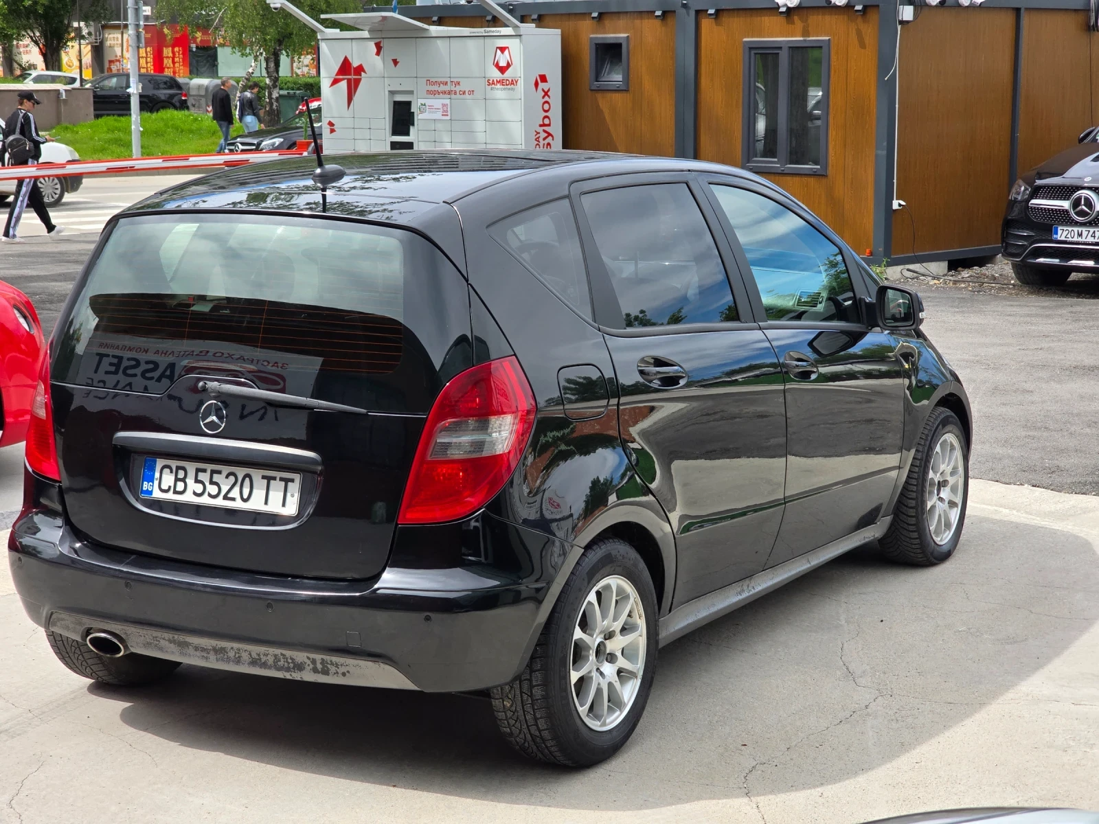 Mercedes-Benz A 180 АВТОМАТ НАВИ КОЖА - изображение 4