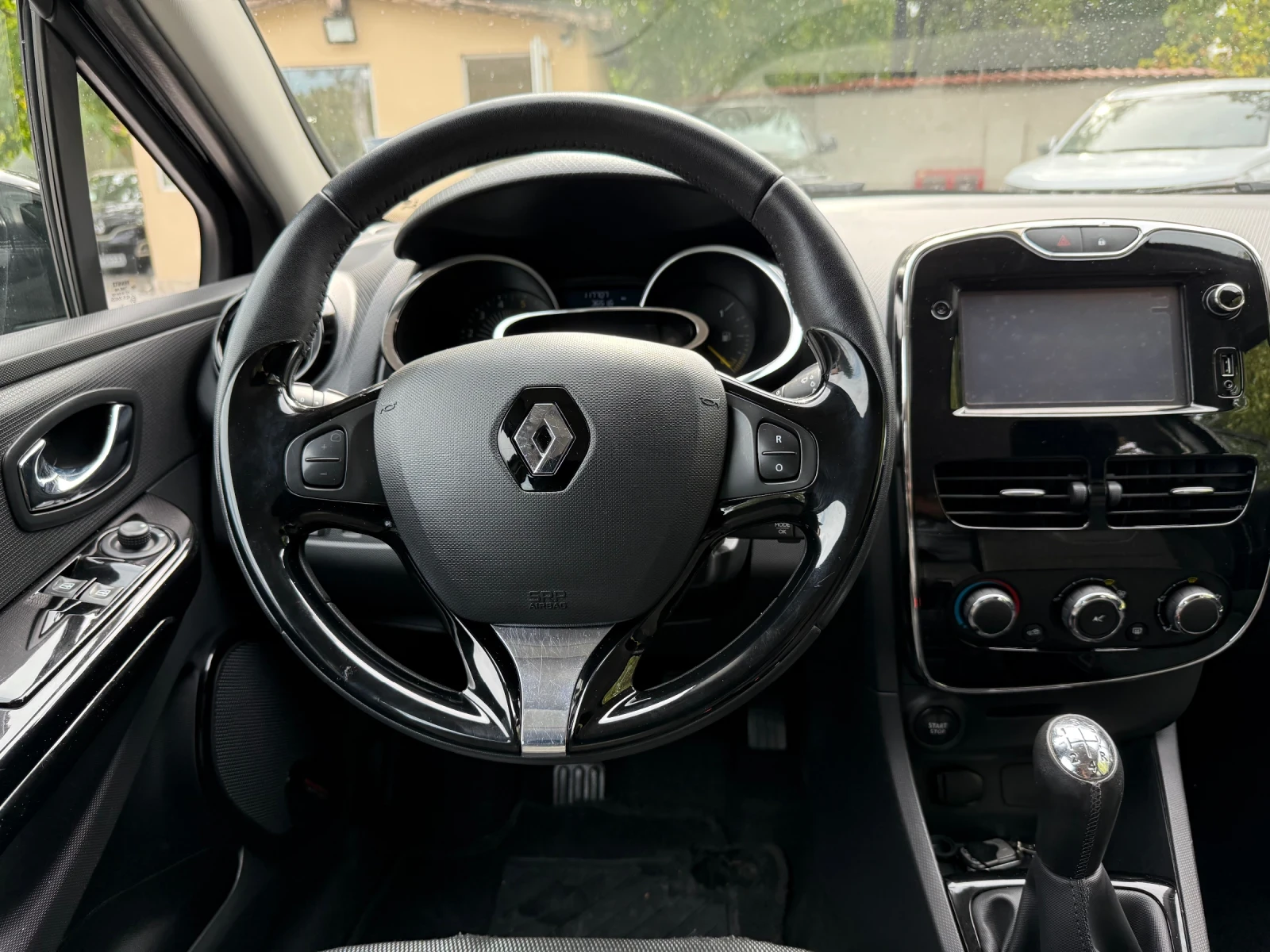 Renault Clio 1.5DCi Exxpression - 117000км! | Mobile.bg — изображение 12