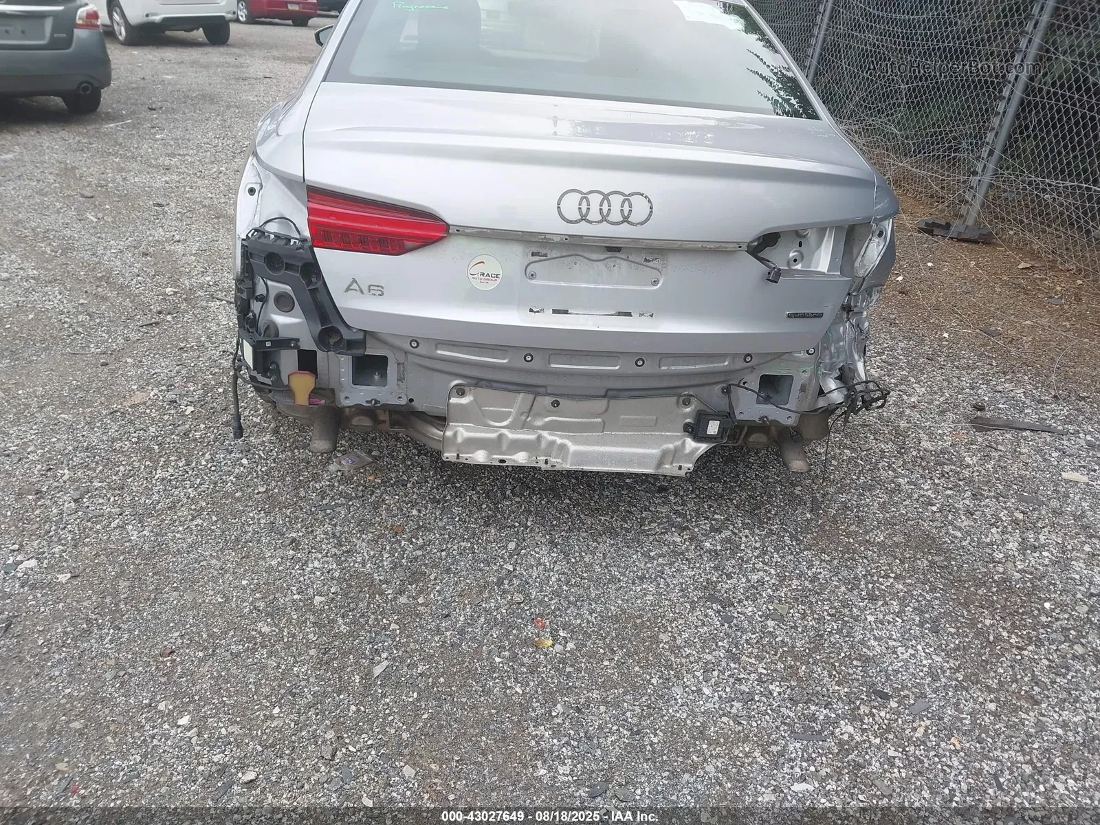 Audi A6 * АВТО КРЕДИТ* ЦЕНА ДО БГ * CARFAX *  - изображение 5