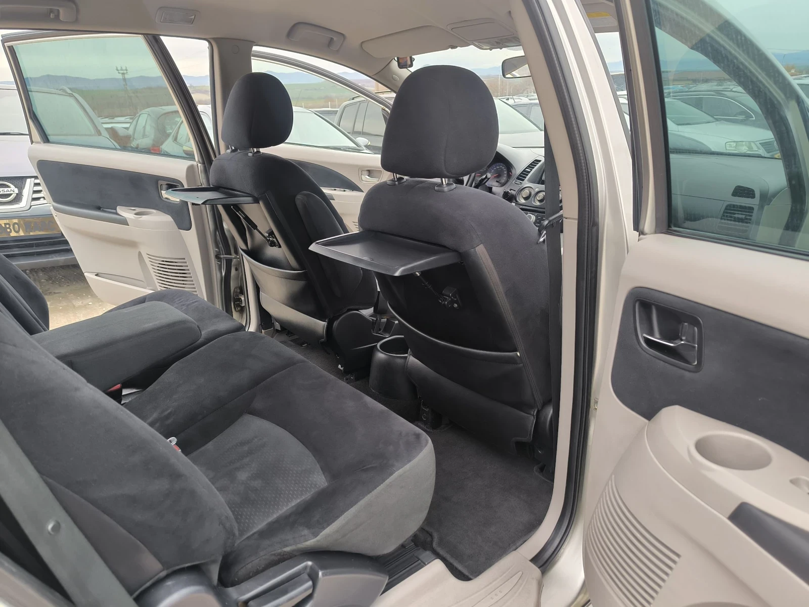 Mitsubishi Grandis 2.0DID 140kc 172000km. - изображение 8