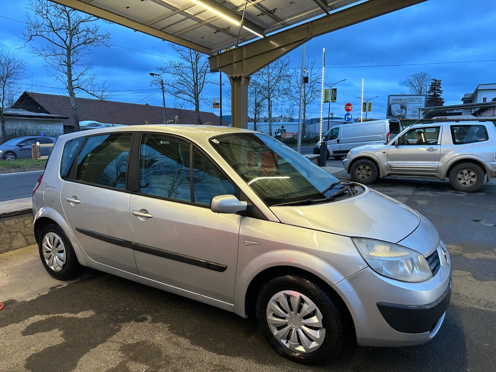 Renault Scenic 1.5 dci, снимка 5 - Автомобили и джипове - 53951911