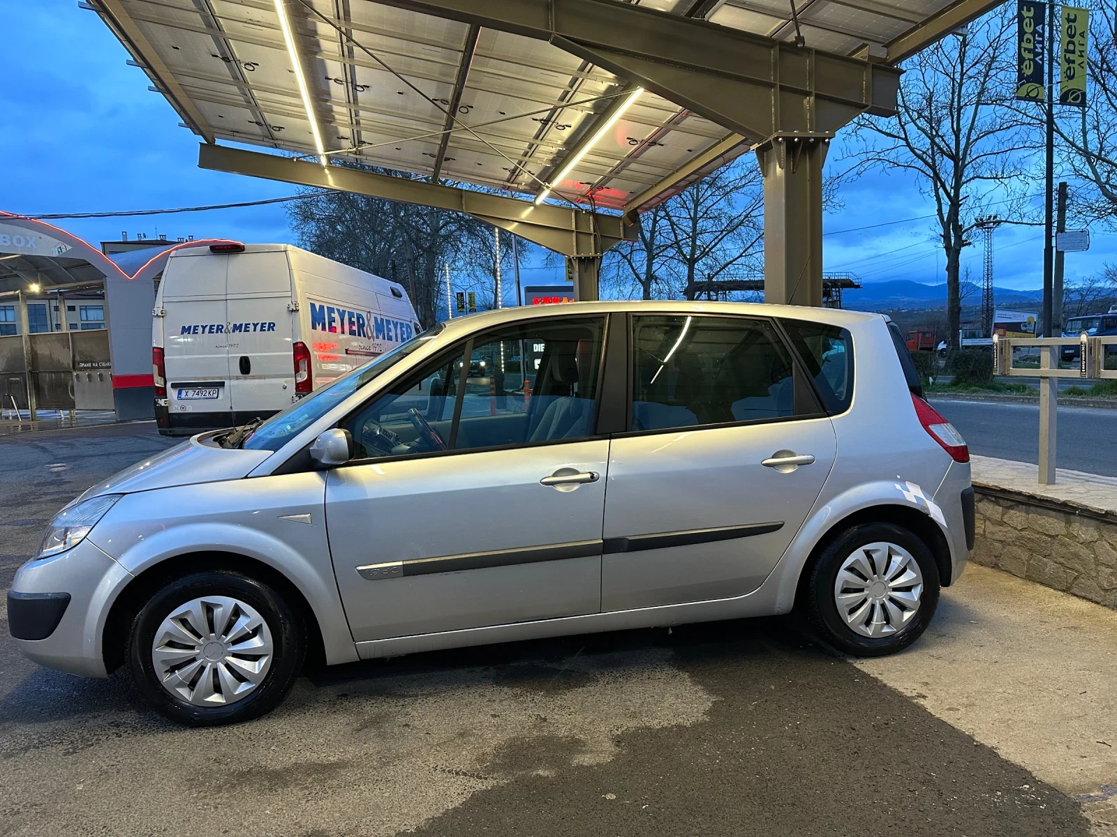 Renault Scenic 1.5 dci, снимка 6 - Автомобили и джипове - 53951911