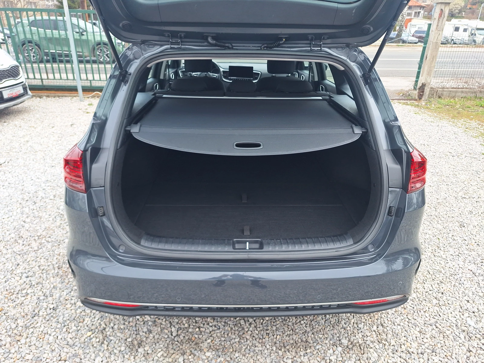 Kia Ceed 1.6 Crdi 136 Ks Hybrid Navi Led Full!, снимка 9 - Автомобили и джипове - 54041261