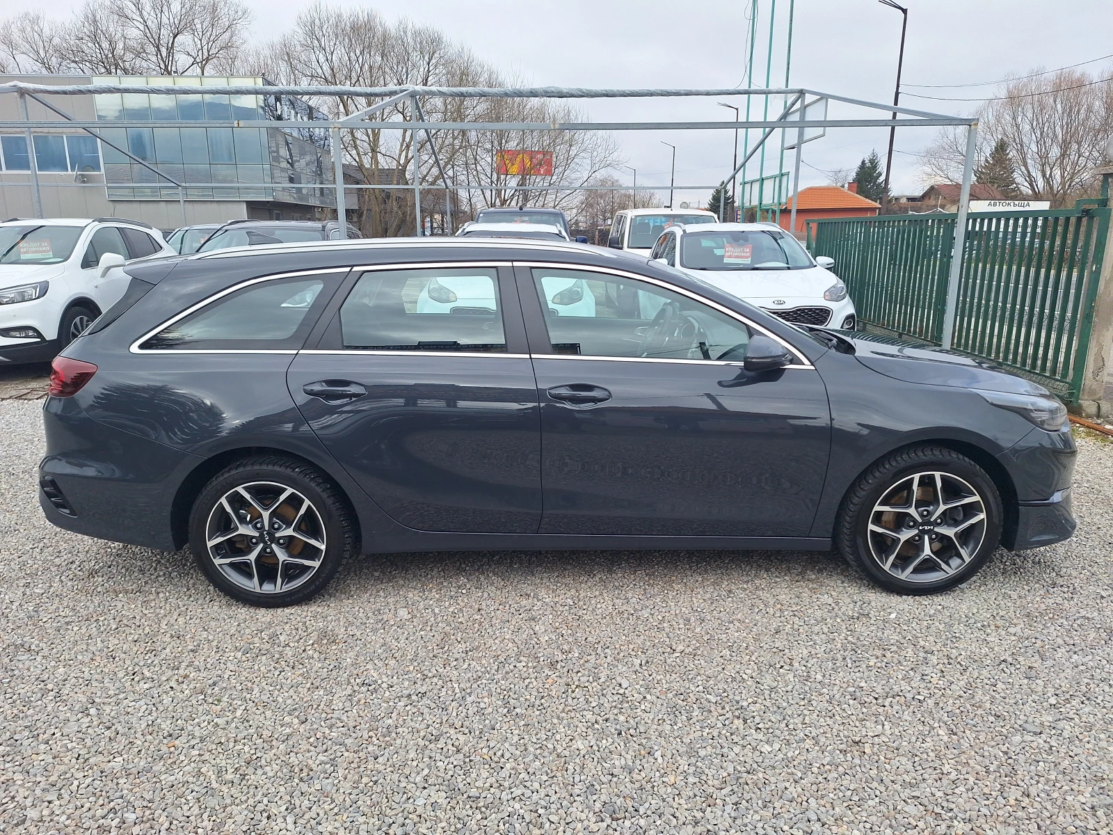 Kia Ceed 1.6 Crdi 136 Ks Hybrid Navi Led Full!, снимка 2 - Автомобили и джипове - 54041261