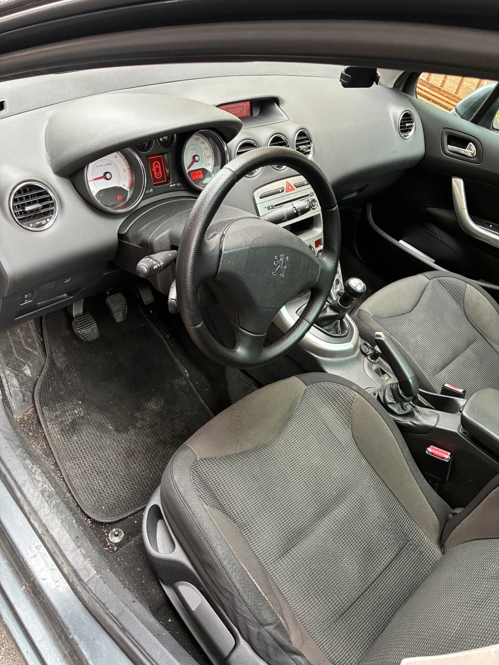 Peugeot 308 1.6HDI 109, снимка 5 - Автомобили и джипове - 54324559