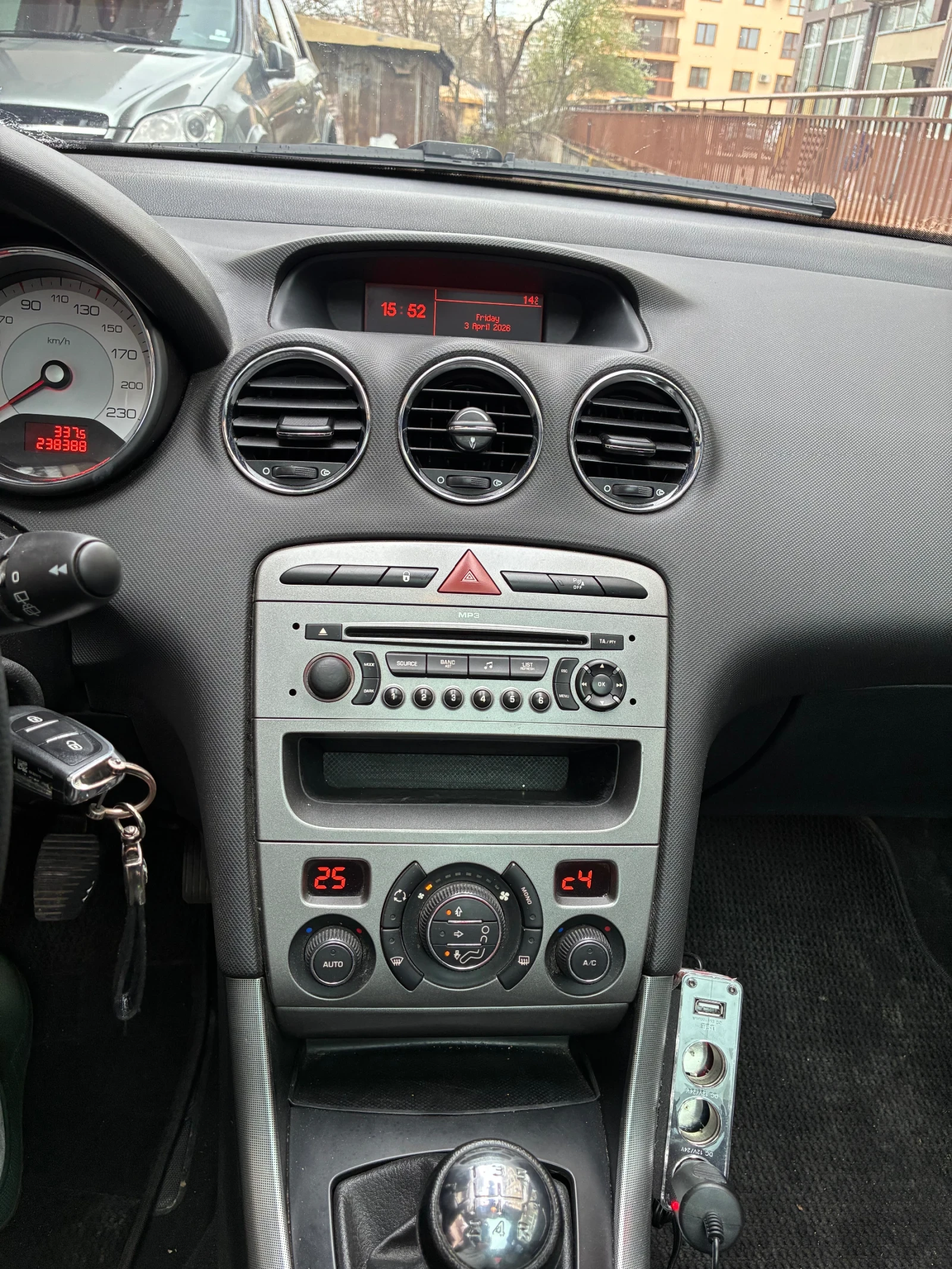 Peugeot 308 1.6HDI 109, снимка 7 - Автомобили и джипове - 54324559