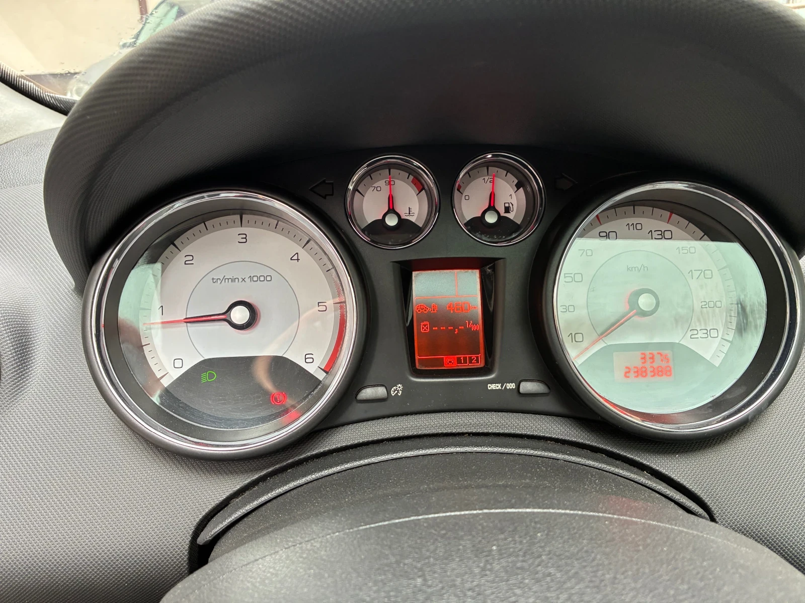 Peugeot 308 1.6HDI 109, снимка 8 - Автомобили и джипове - 54324559