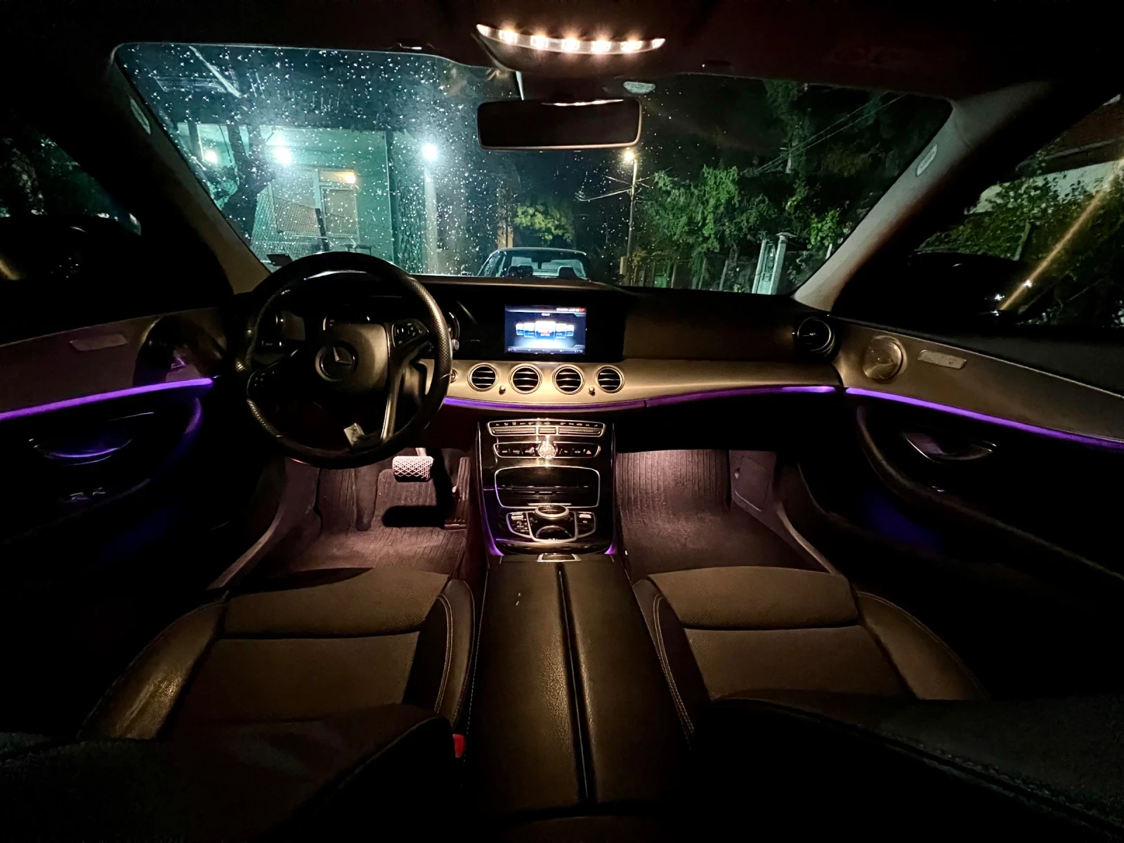 Mercedes-Benz E 220, снимка 7 - Автомобили и джипове - 54220641