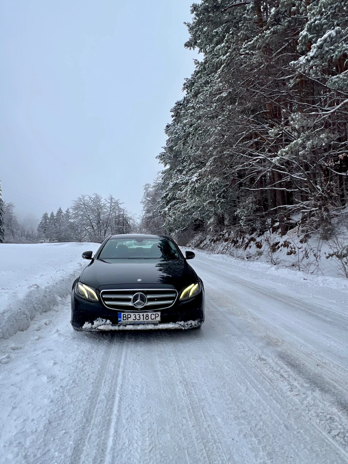 Mercedes-Benz E 220, снимка 4 - Автомобили и джипове - 54220641