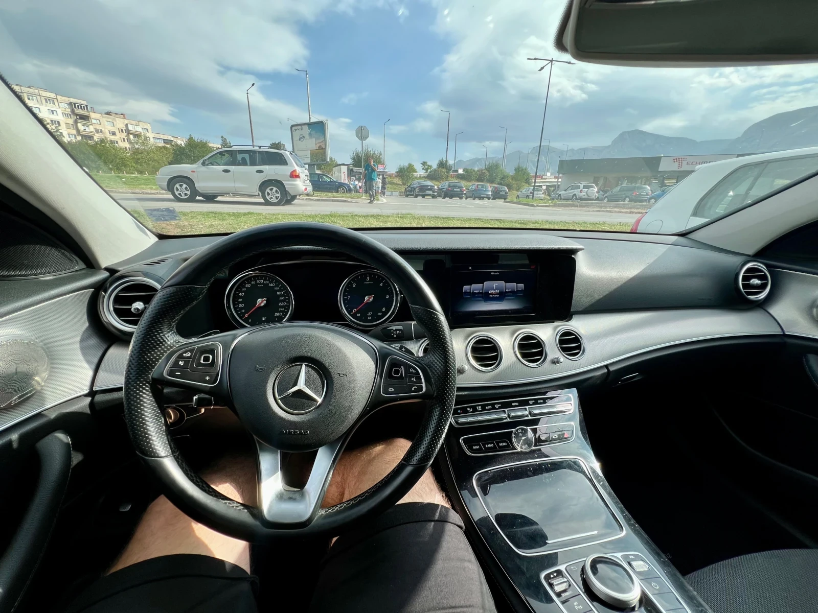 Mercedes-Benz E 220, снимка 6 - Автомобили и джипове - 54220641