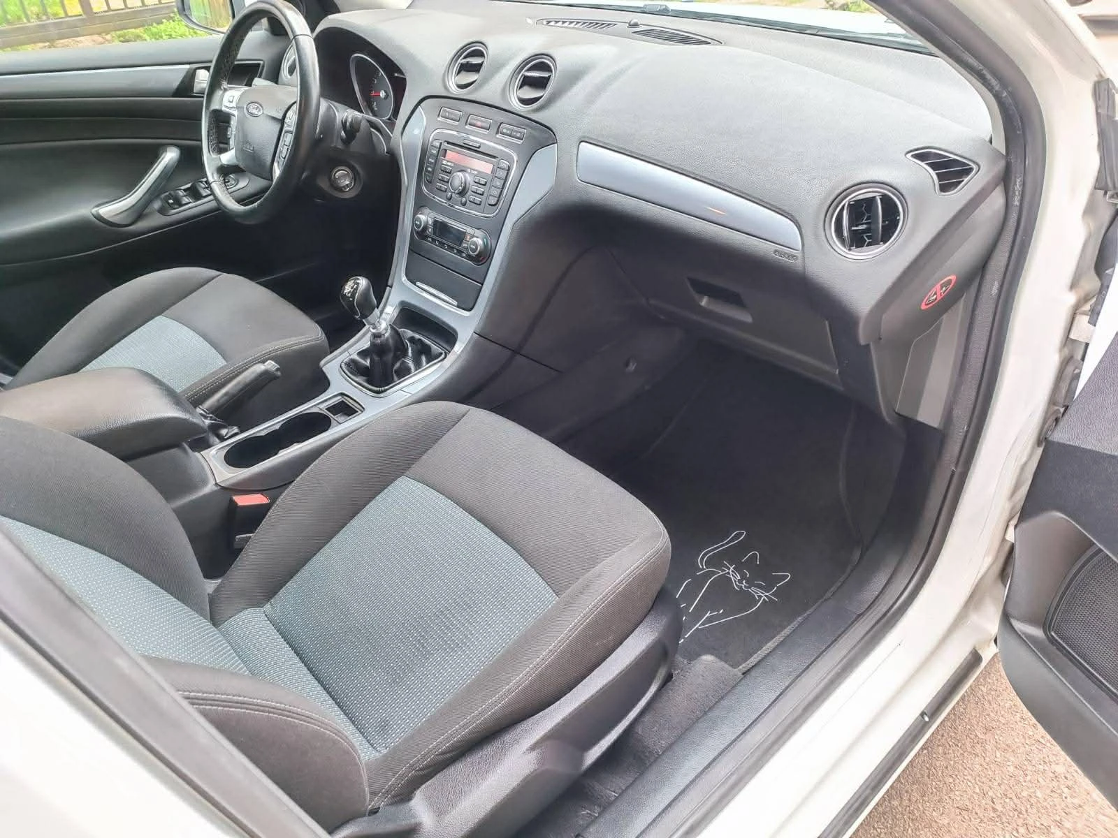 Ford Mondeo 1.6 ECO BOOST, снимка 9 - Автомобили и джипове - 54259998