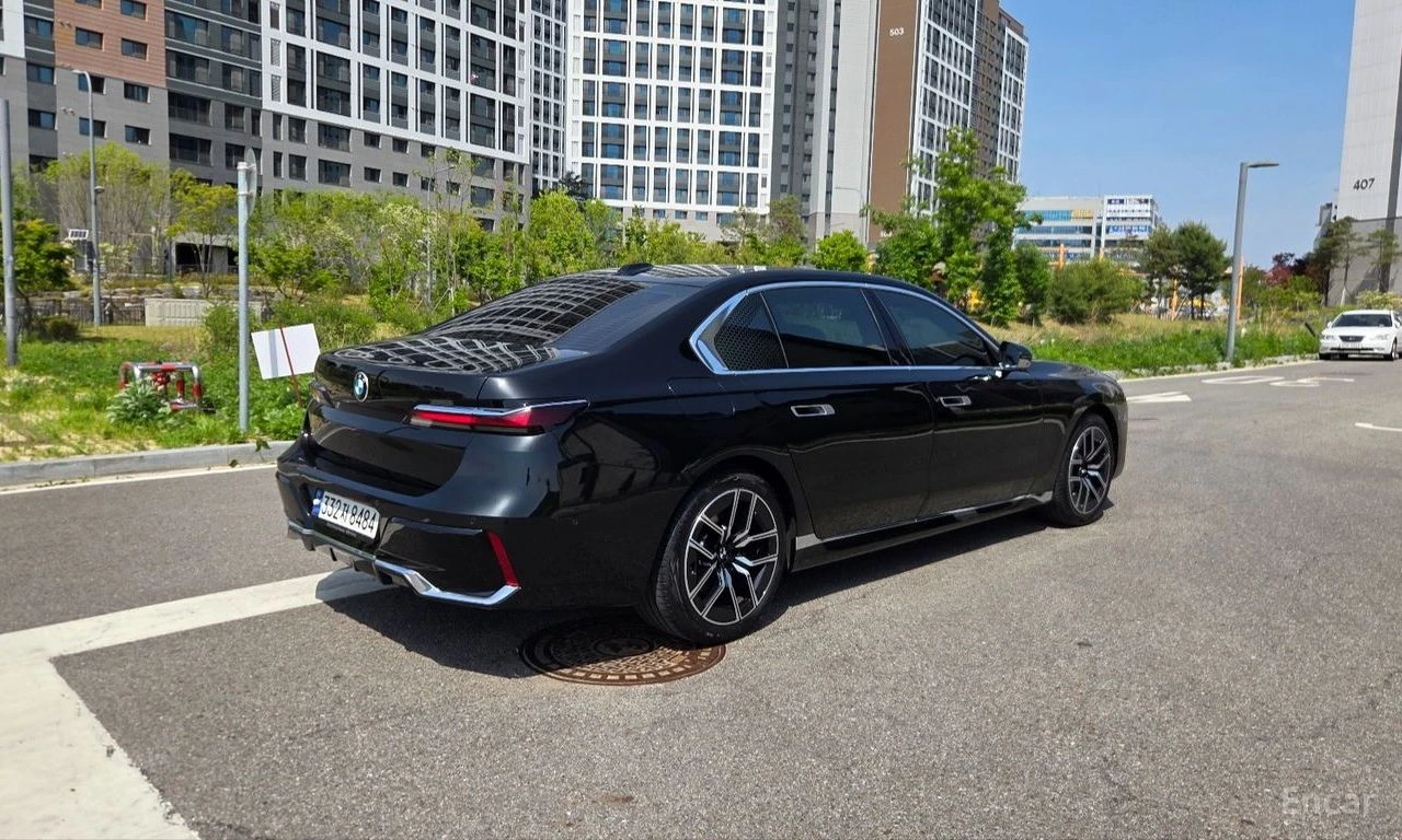 BMW 740 M* SPORT* , снимка 2 - Автомобили и джипове - 54809899