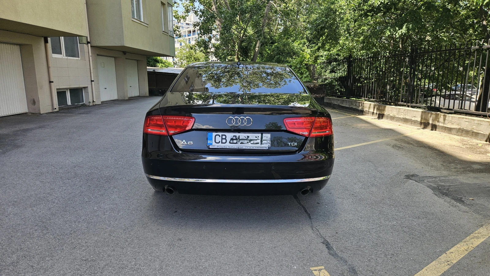 Audi A8 4.2 TDI Quattro/Дистроник/Matrix LED, снимка 4 - Автомобили и джипове - 54840080