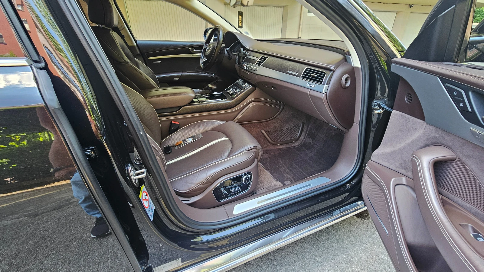 Audi A8 4.2 TDI Quattro/Дистроник/Matrix LED, снимка 12 - Автомобили и джипове - 54840080
