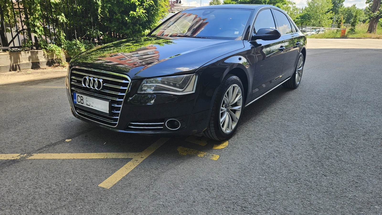 Audi A8 4.2 TDI Quattro/Дистроник/Matrix LED, снимка 2 - Автомобили и джипове - 54840080