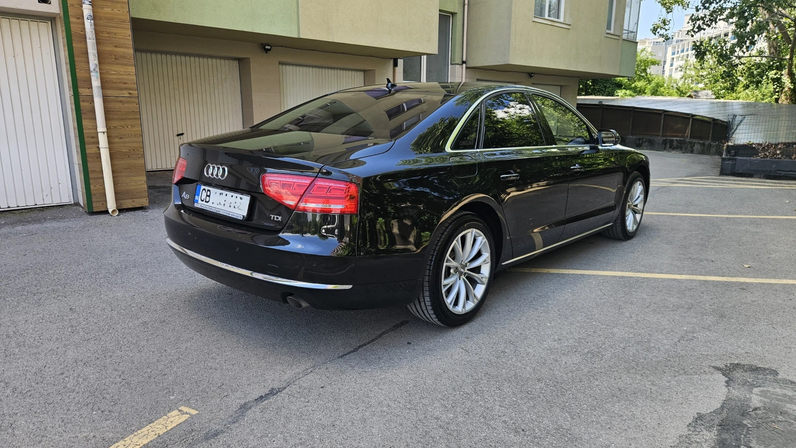 Audi A8 4.2 TDI Quattro/Дистроник/Matrix LED, снимка 5 - Автомобили и джипове - 54840080