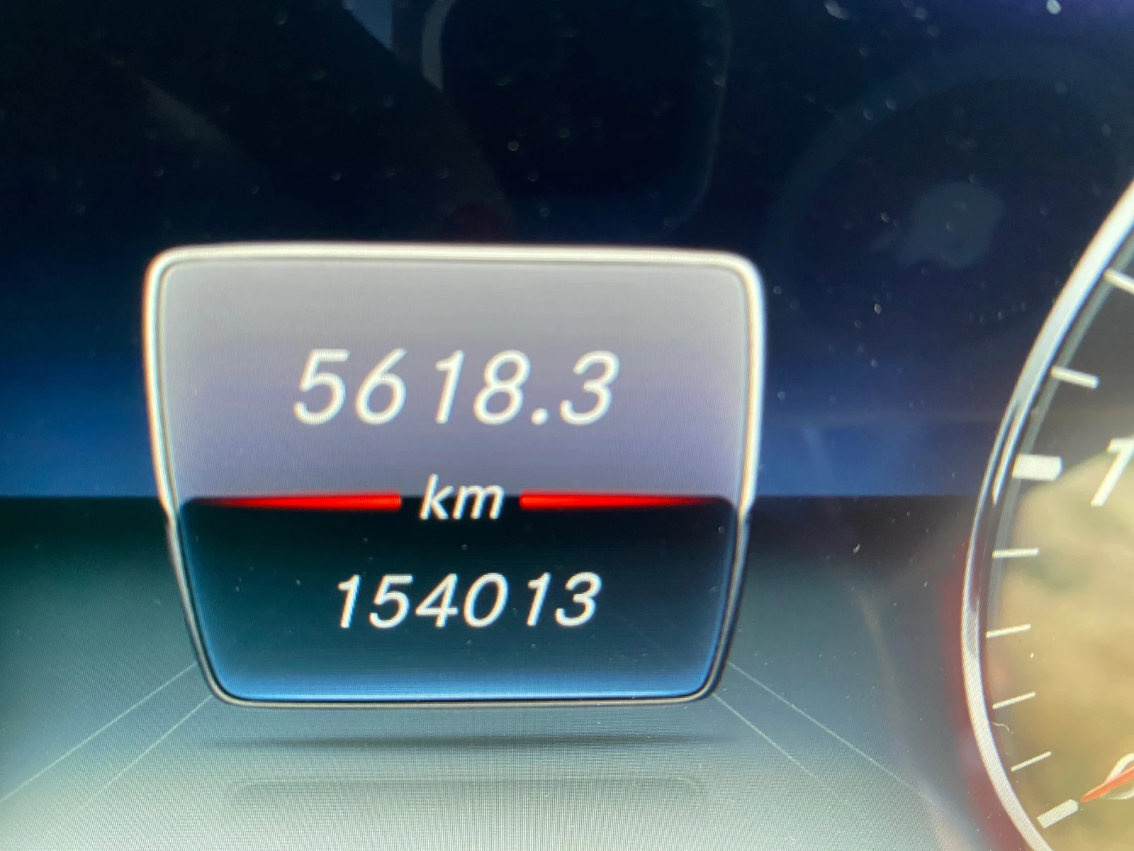 Mercedes-Benz E 220, снимка 6 - Автомобили и джипове - 55341453