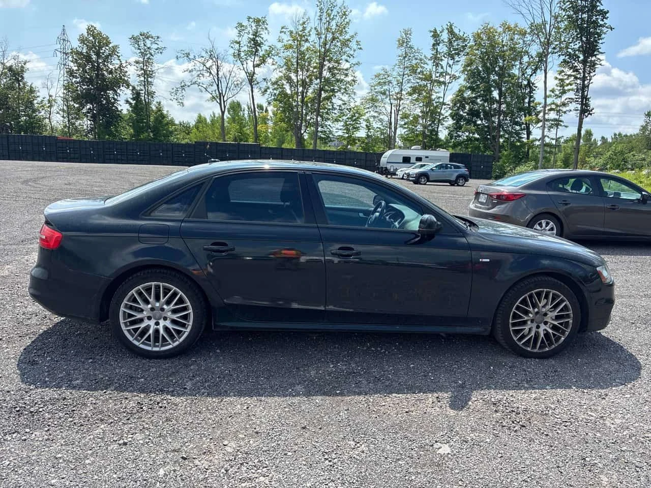 Audi A4 * Komfort plus* АВТОКРЕДИТ БЕЗ ПЪРВОНАЧАЛНА ВНОСКА, снимка 3 - Автомобили и джипове - 55498957
