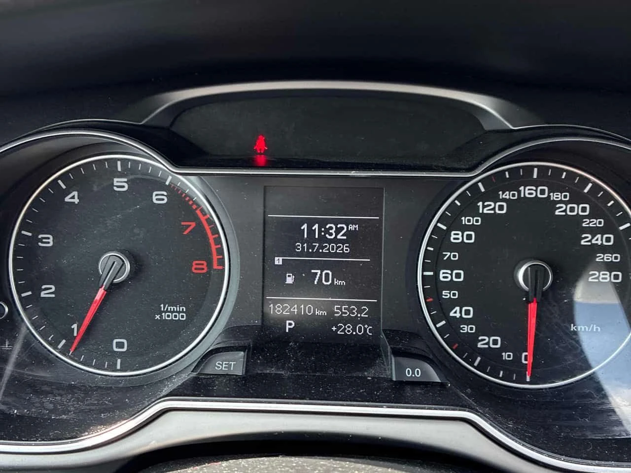 Audi A4 * Komfort plus* АВТОКРЕДИТ БЕЗ ПЪРВОНАЧАЛНА ВНОСКА, снимка 8 - Автомобили и джипове - 55498957