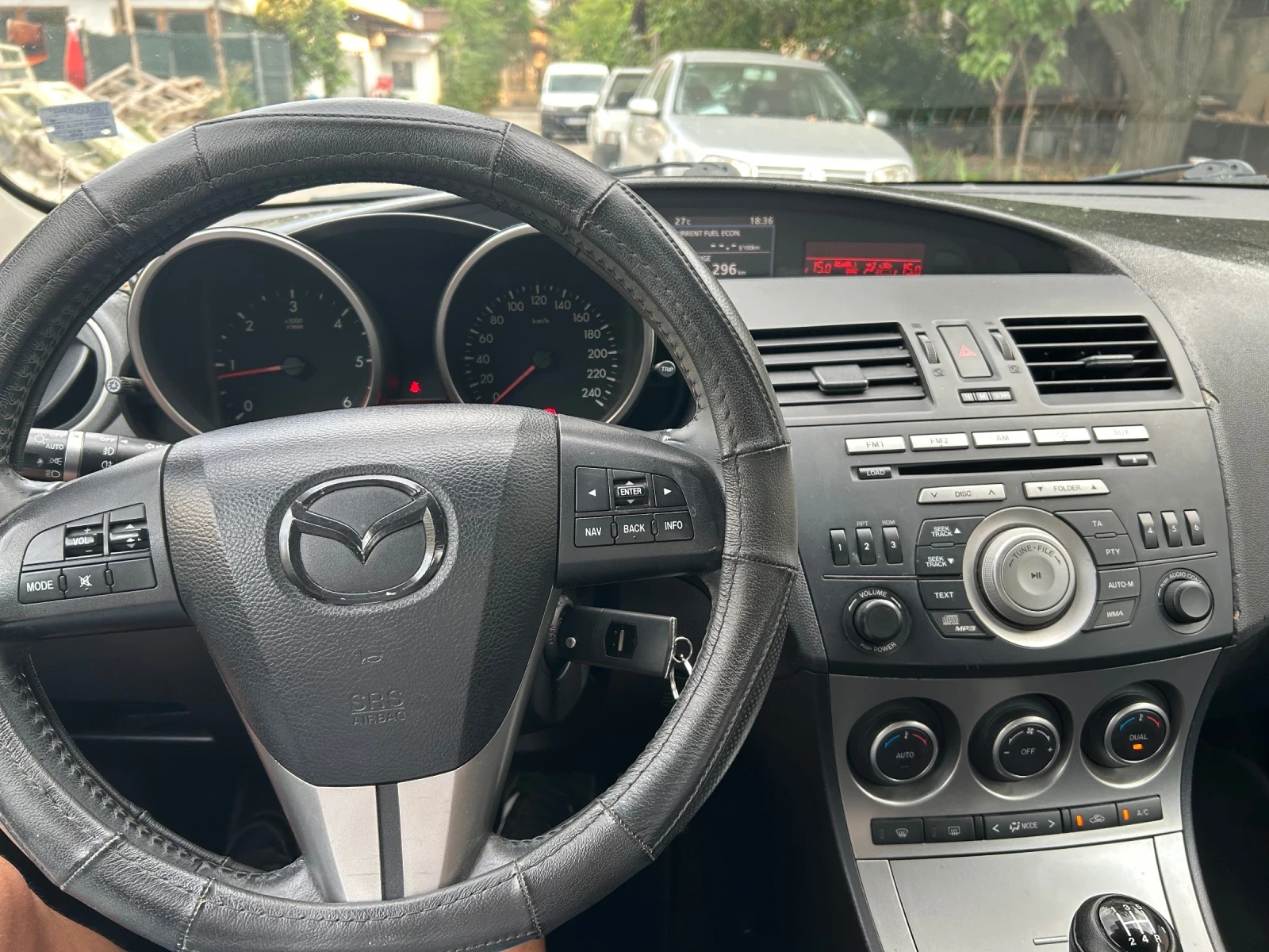 Mazda 3 1.6, снимка 10 - Автомобили и джипове - 55581758