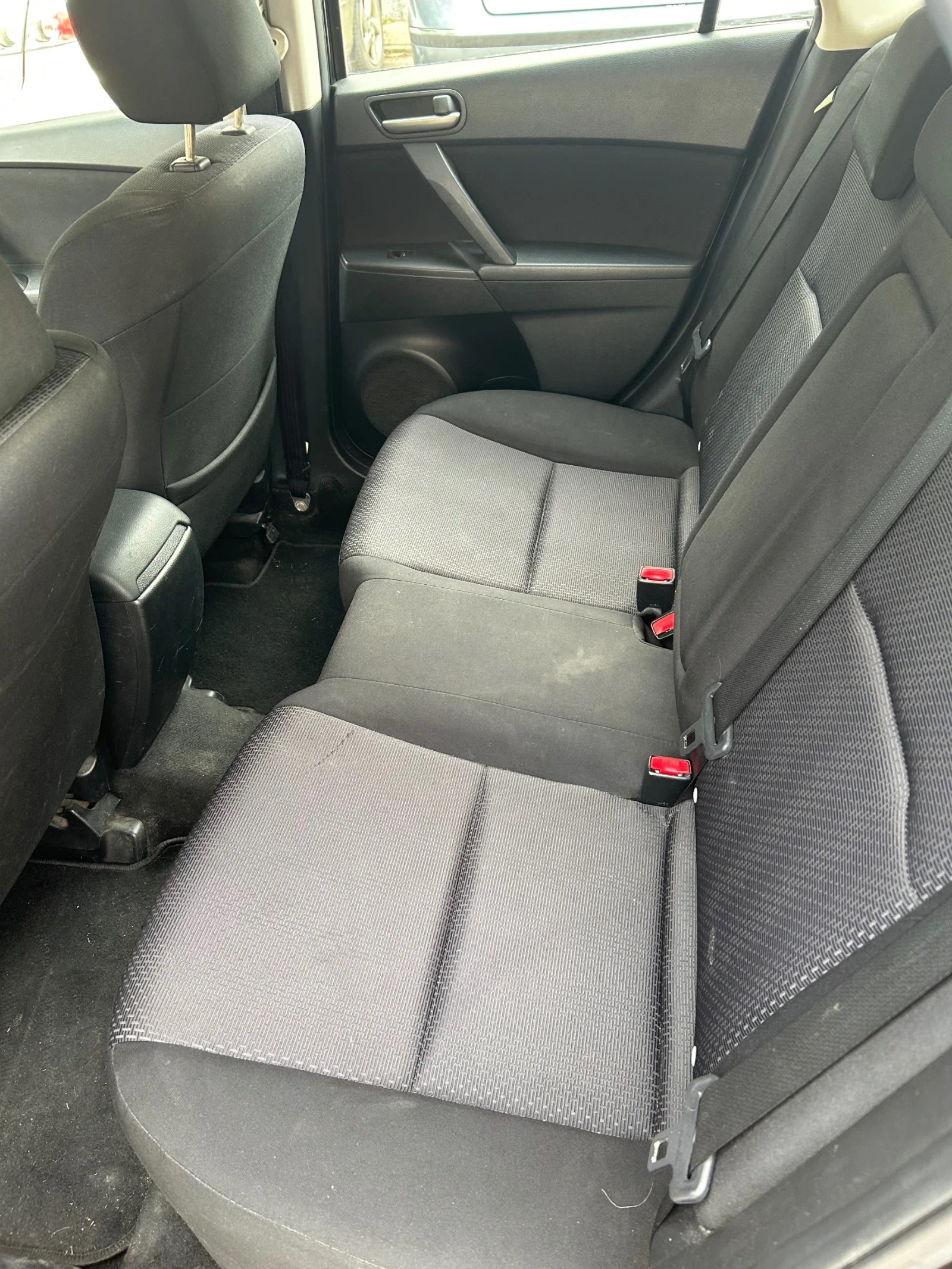 Mazda 3 1.6, снимка 8 - Автомобили и джипове - 55581758
