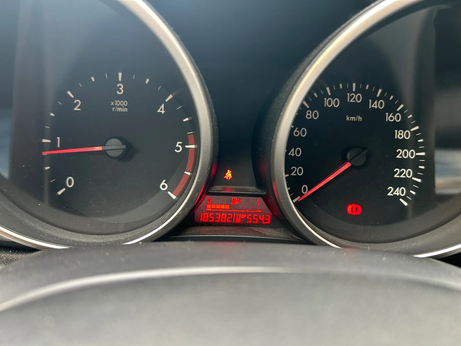 Mazda 3 1.6, снимка 11 - Автомобили и джипове - 55581758