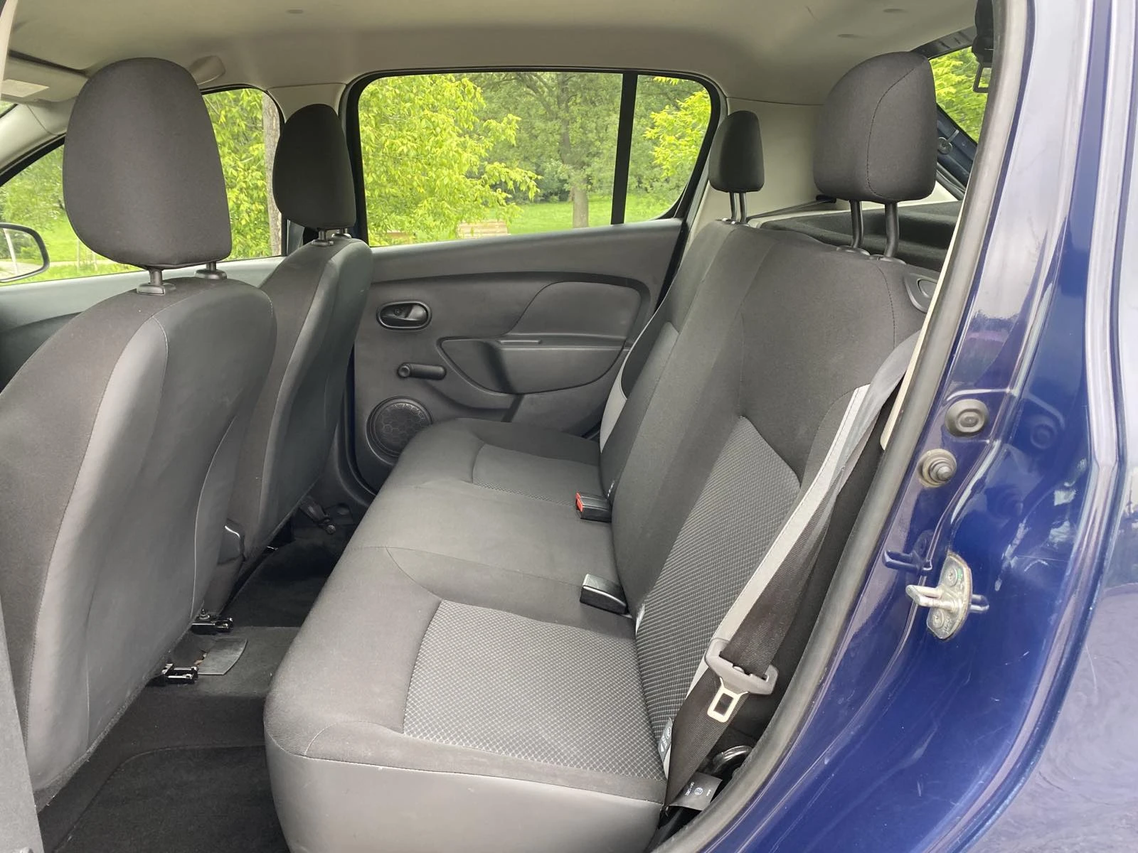 Dacia Sandero 1, 5 DCI, снимка 9 - Автомобили и джипове - 56036521