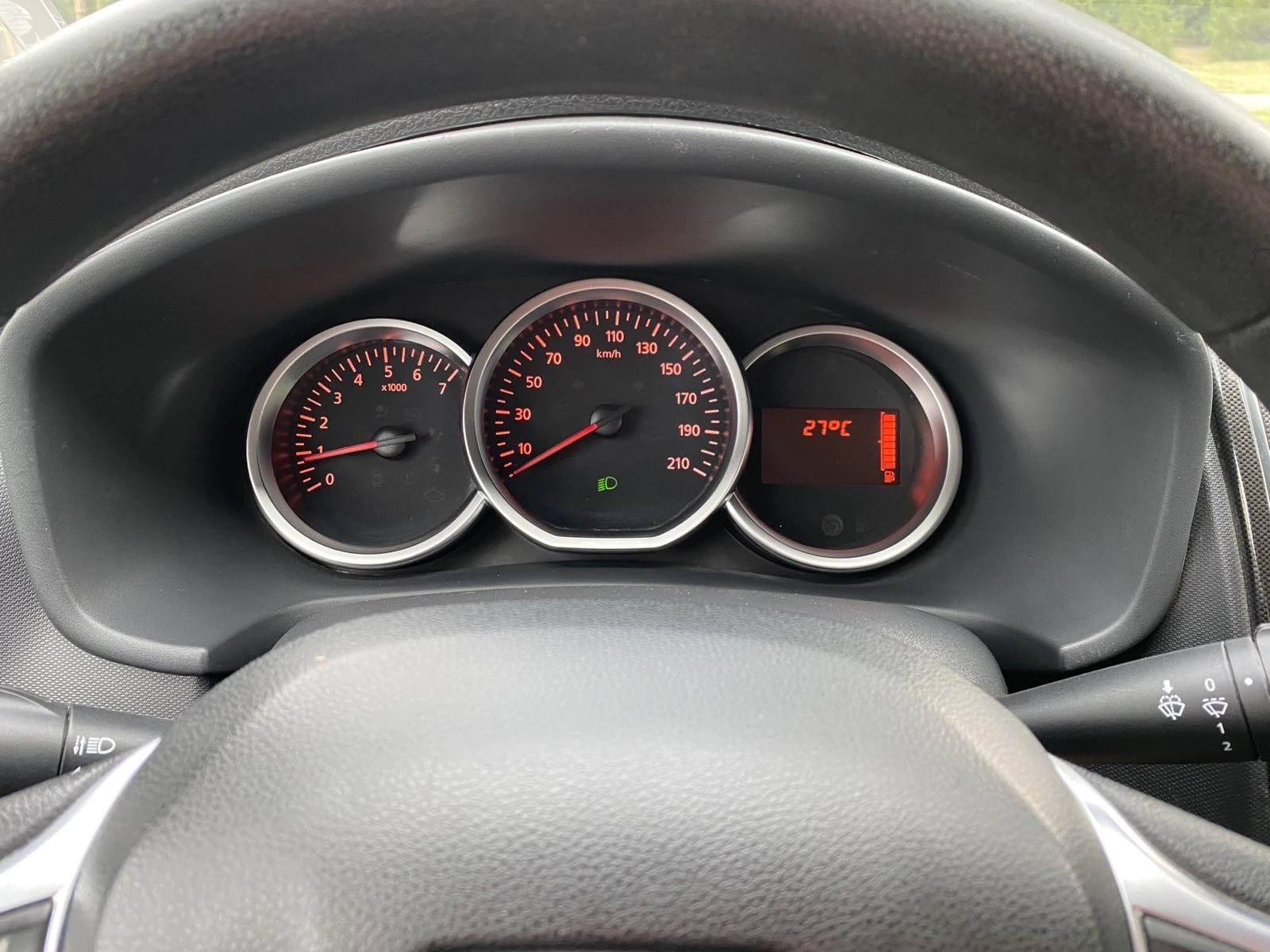 Dacia Sandero 1, 5 DCI, снимка 6 - Автомобили и джипове - 55948612