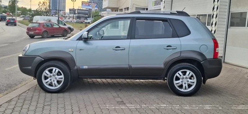 Hyundai Tucson 2.0crdi 141kc 4х4 6скорости  , снимка 3 - Автомобили и джипове - 50356342