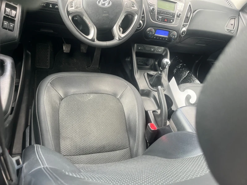 Hyundai IX35 2.0 TDi 4x4 , снимка 6 - Автомобили и джипове - 50396475