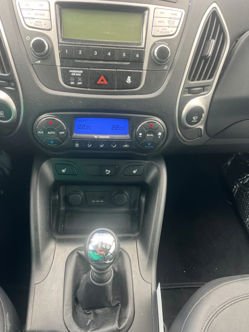 Hyundai IX35 2.0 TDi 4x4 , снимка 11 - Автомобили и джипове - 50396475