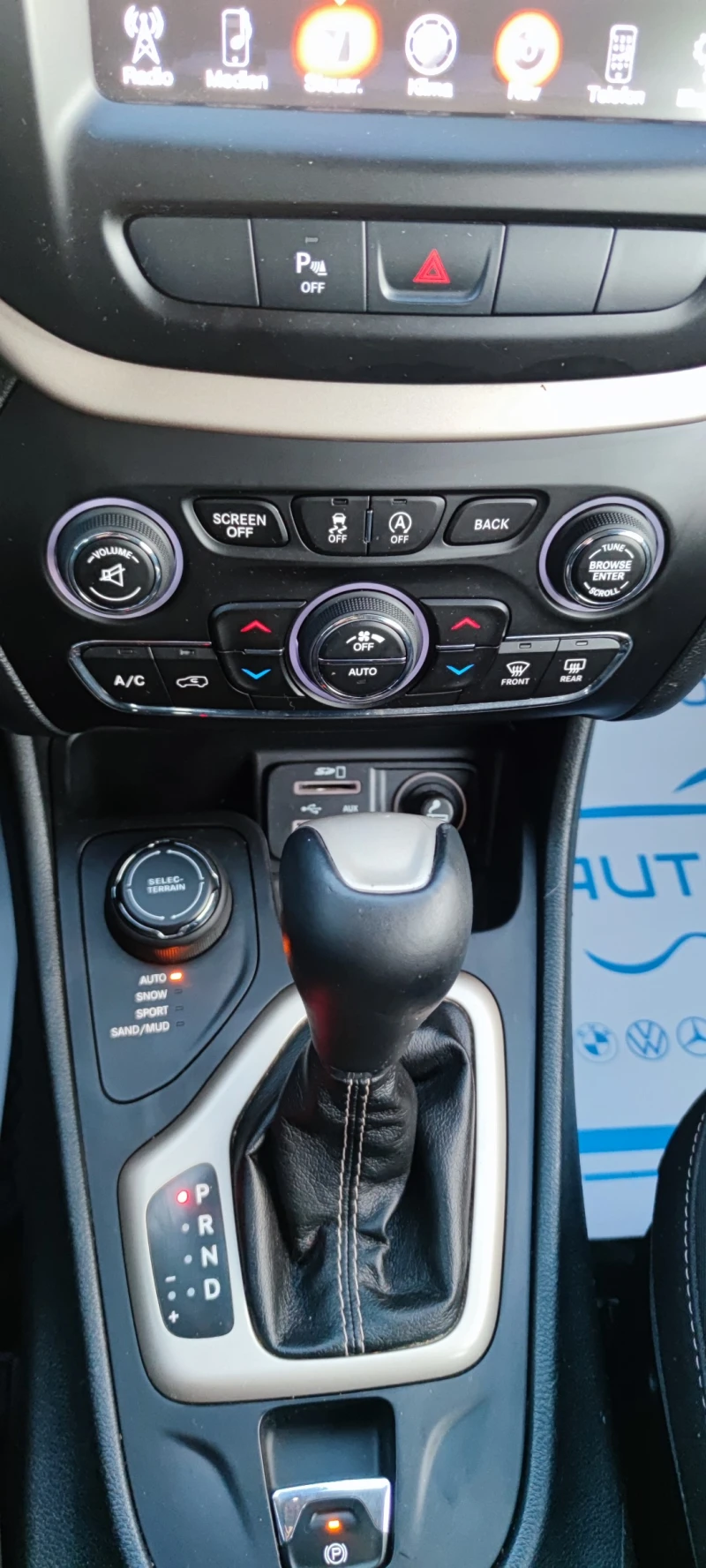 Jeep Cherokee 2.0 M-jet 4x4, снимка 8 - Автомобили и джипове - 52849675