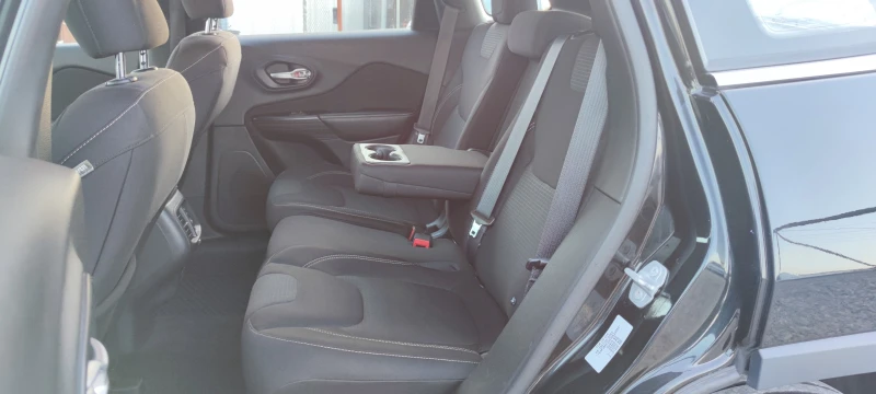 Jeep Cherokee 2.0 M-jet 4x4, снимка 16 - Автомобили и джипове - 52849675