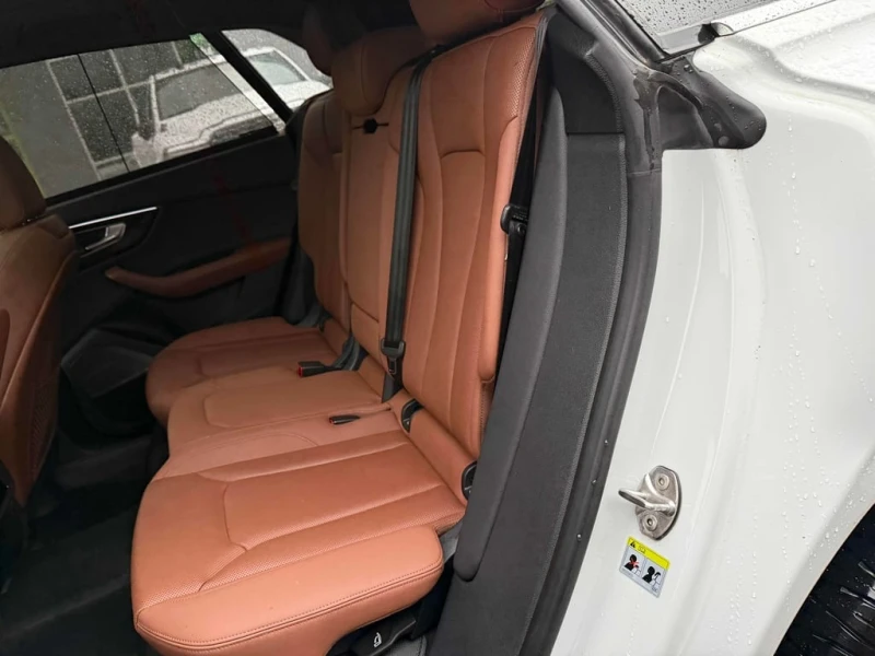 Audi Q8 * Technik * CARFAX * ЦЕНА ДО БГ, снимка 13 - Автомобили и джипове - 53214117