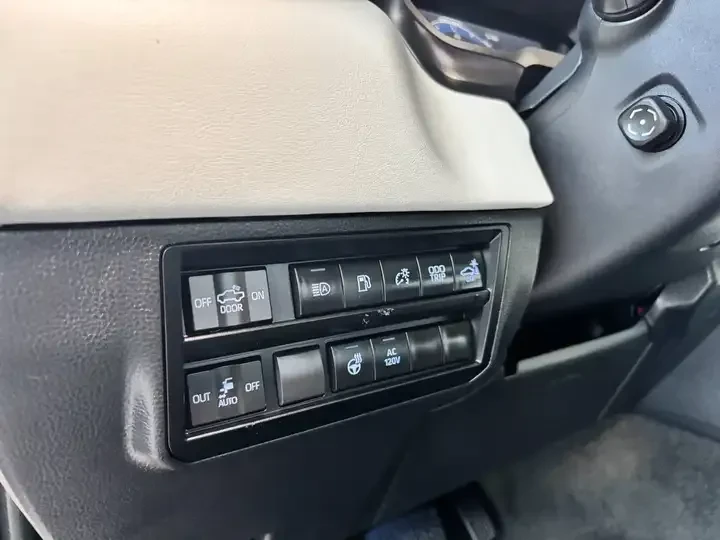 Toyota Tundra Capstone Hybrid 4x4 | Mobile.bg � ����������� 11