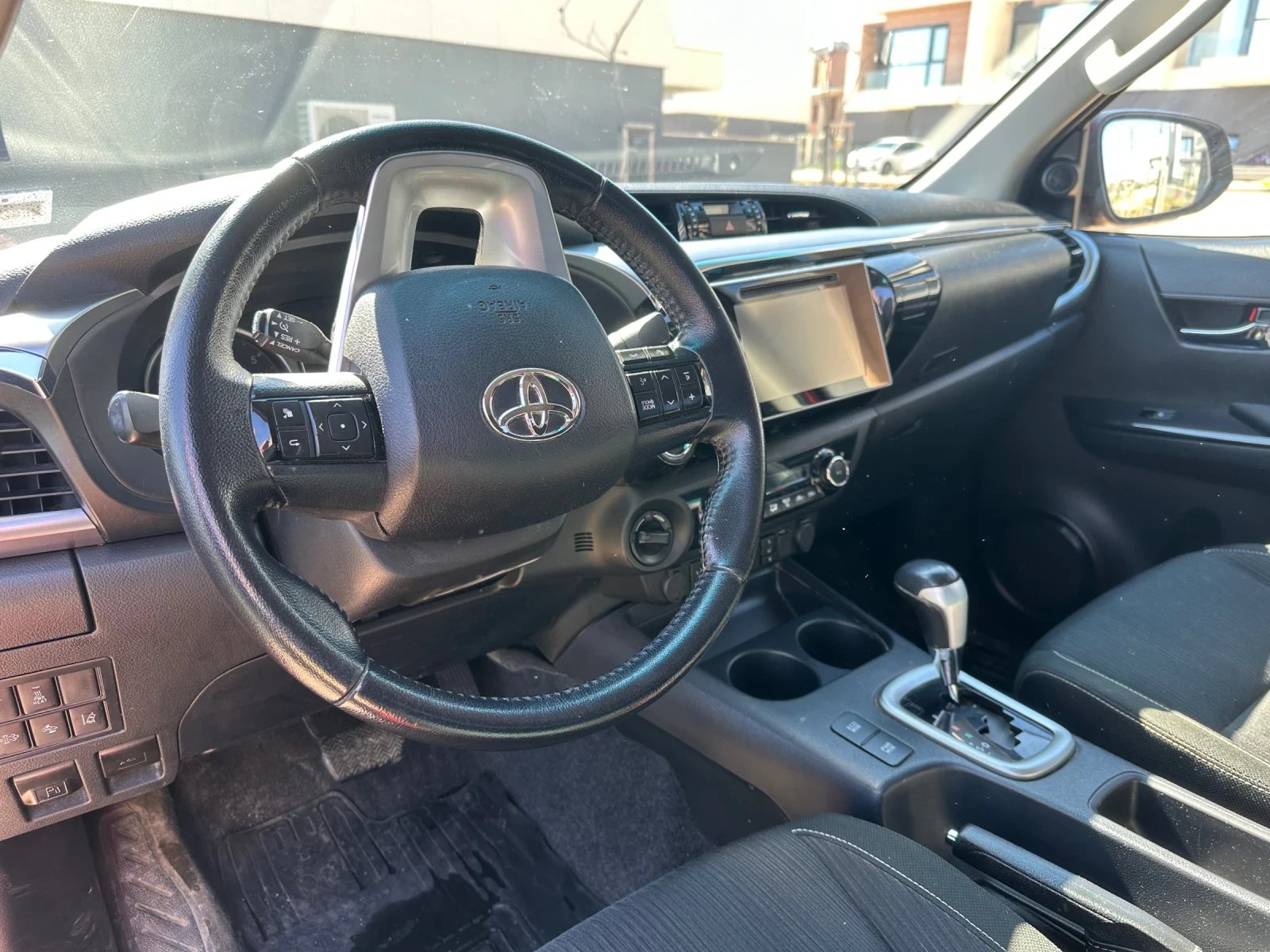 Toyota Hilux  - изображение 9