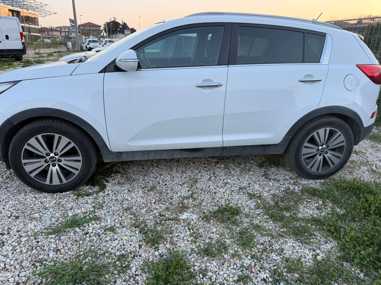 Kia Sportage 1.7CRDI  EVRO 5B  6Ck!!!, снимка 4 - Автомобили и джипове - 53916585