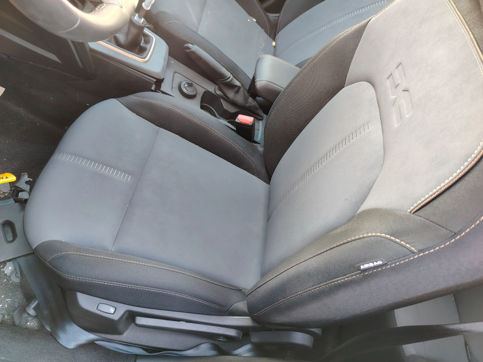 Dacia Duster 1.5dci 4x4 K9KU878, снимка 8 - Автомобили и джипове - 54304713