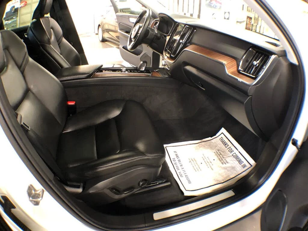 Volvo XC60  Hybrid Plug-in Recharge Inscription Expression eA, снимка 11 - Автомобили и джипове - 54564547