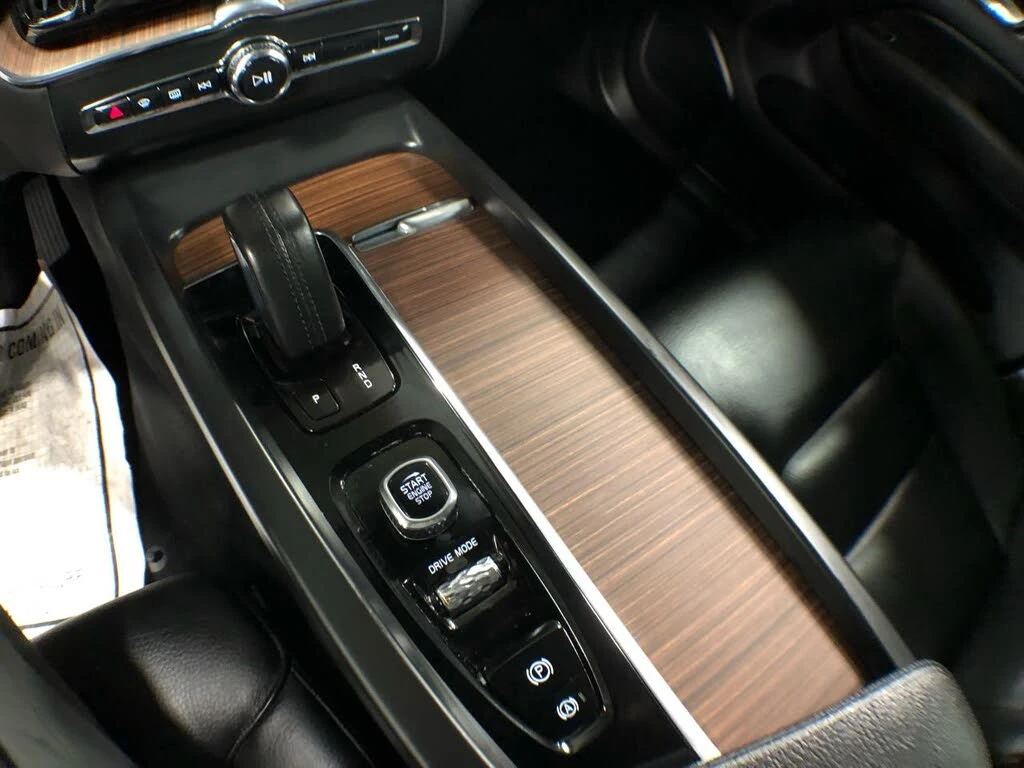 Volvo XC60  Hybrid Plug-in Recharge Inscription Expression eA, снимка 15 - Автомобили и джипове - 54564547
