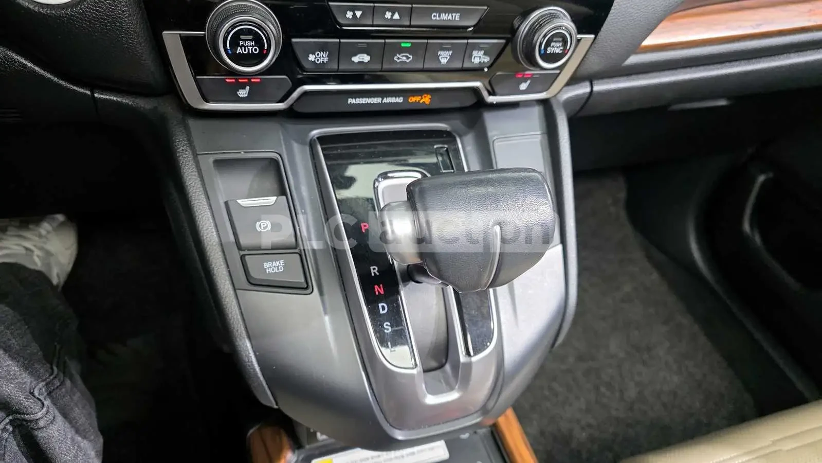 Honda Cr-v 1.5 4x4| КАМЕРА| ПОДГРЕВ| HEADS UP| ВКЛ.ТЕХНОТЕСТ, снимка 8 - Автомобили и джипове - 54792827