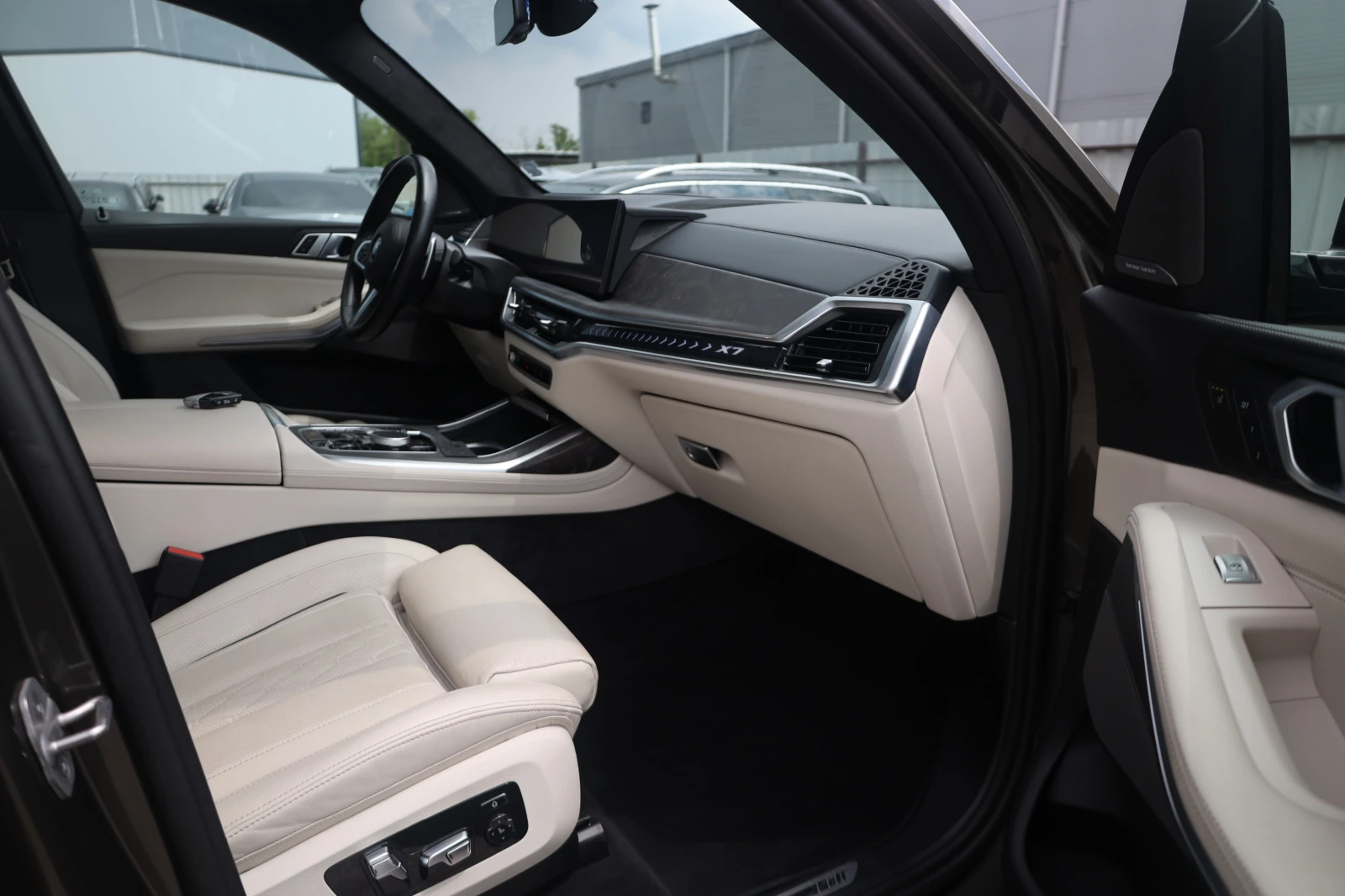 BMW X7 40i xDrive M AIR Pano KeyGO MASSAGE SoftCl HlK 360 | Mobile.bg � ����������� 7