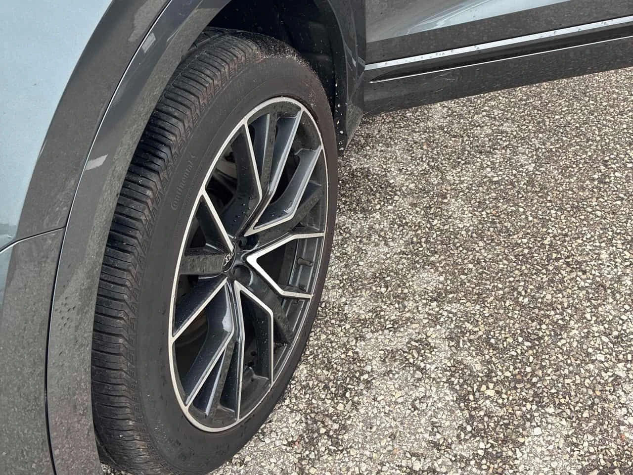 Audi Q8 Progressiv | DISTRONIC | 360 | ОБДУХВАНЕ | , снимка 15 - Автомобили и джипове - 55538462