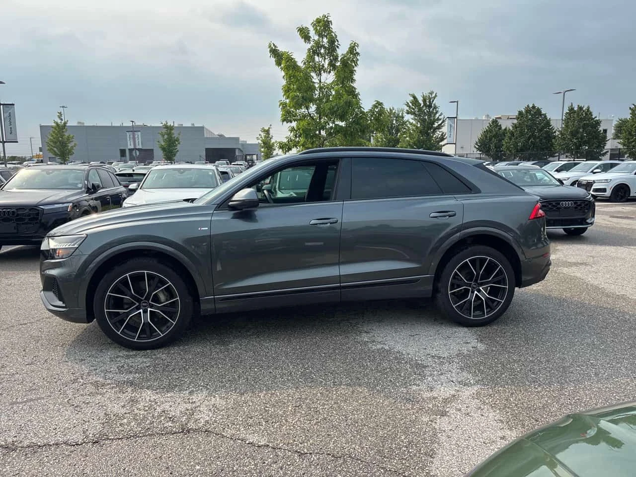 Audi Q8 Progressiv | DISTRONIC | 360 | ОБДУХВАНЕ | , снимка 2 - Автомобили и джипове - 55538462