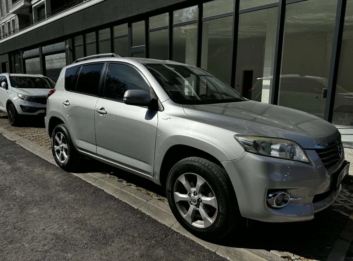 Toyota Rav4, снимка 9 - Автомобили и джипове - 56347937