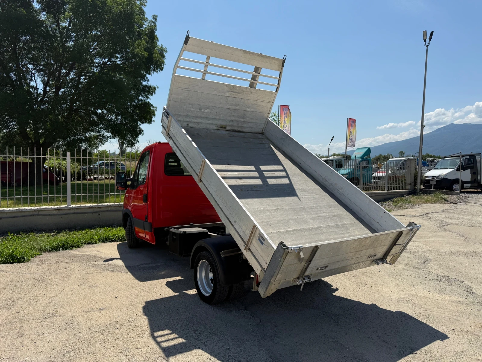 Iveco 35c15 3.0HPI  КАТ. * Б* Тристранен самосвал* , снимка 4 - Бусове и автобуси - 46439731