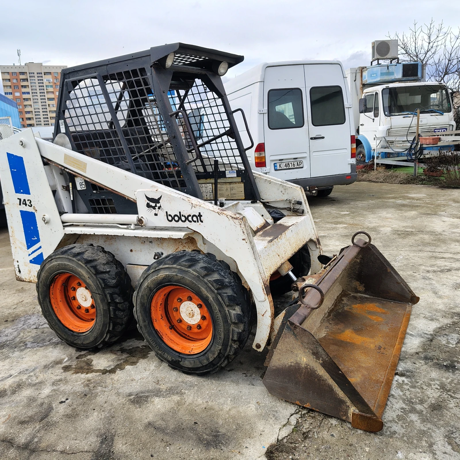 Мини челни товарачи Bobcat 743 - изображение 10