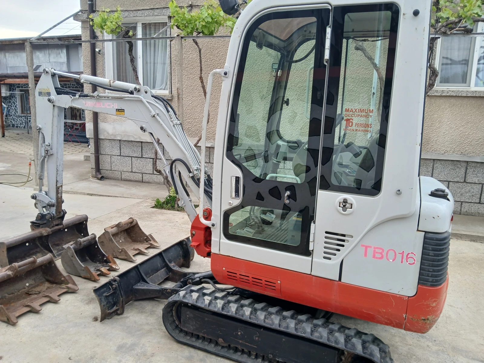 ����� Takeuchi TB016 | Mobile.bg � ����������� 3