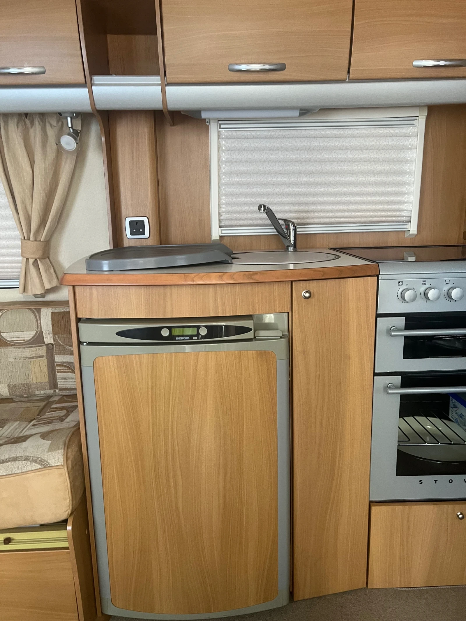 Каравана Swift ACE -feristar, снимка 16 - Каравани и кемпери - 55540463