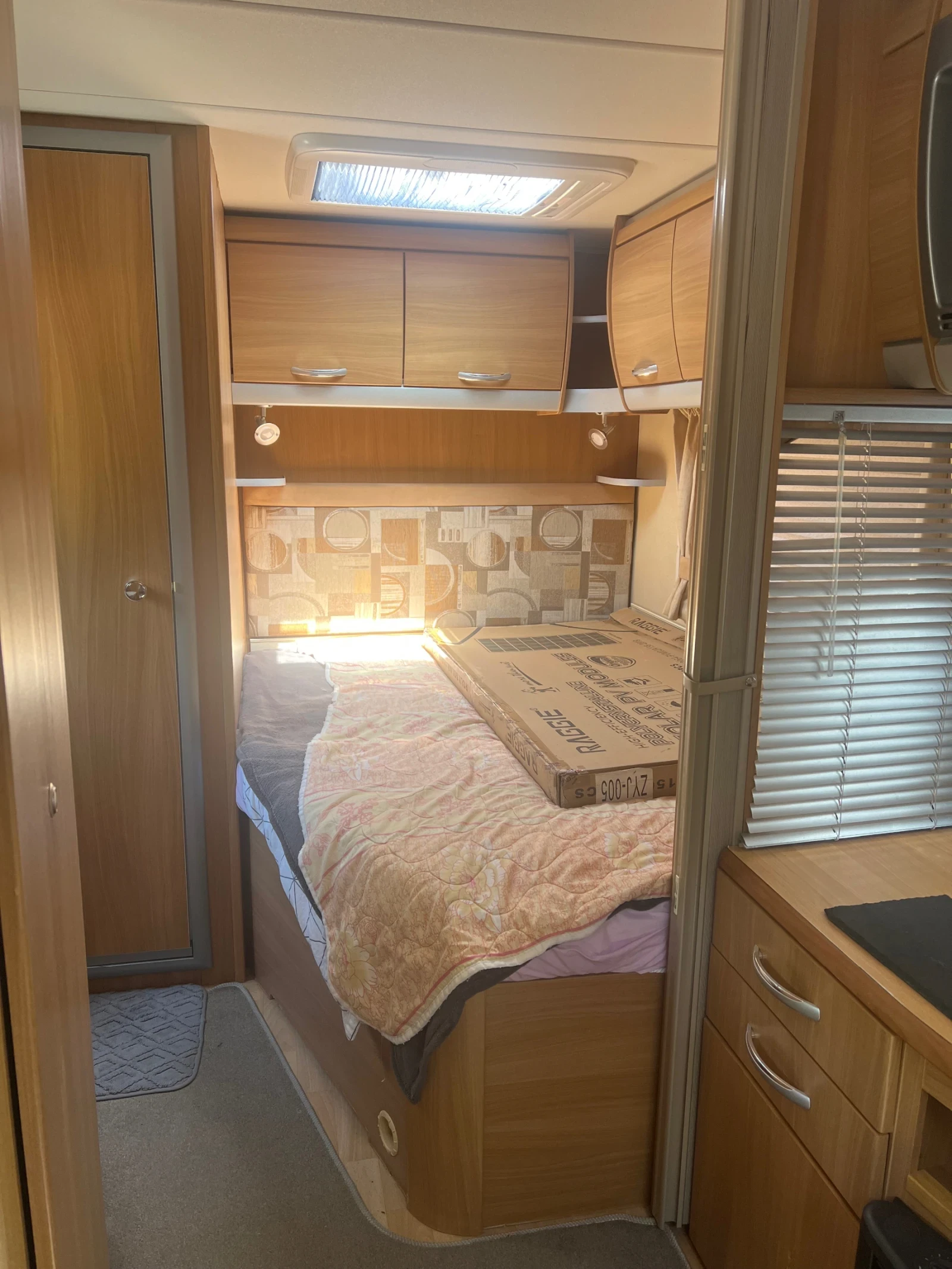 Каравана Swift ACE -feristar, снимка 3 - Каравани и кемпери - 55540463